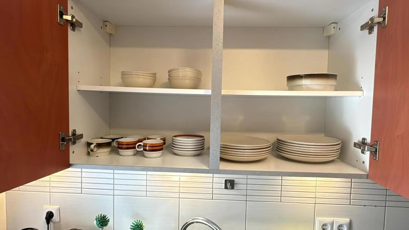 3 Zim Apartment - Bis 9 Per - In Berlin Rudow